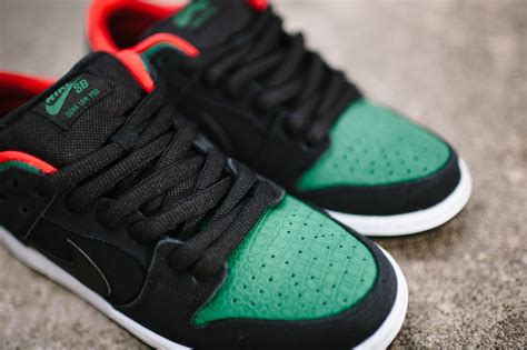 gucci sb dunk low.